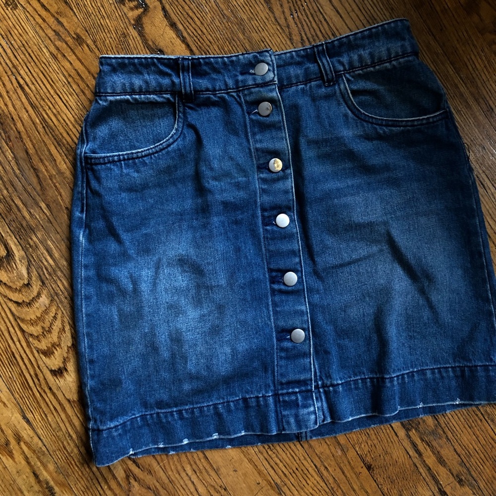 Button-front, distressed denim skirt